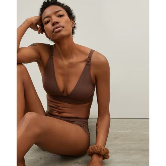 Everlane The Invisible Bra Dark Tan brown long line bralette triangle v-neck - Picture 2 of 8